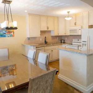Plaza 2700 Luxury Beach Suites Virginia Beach