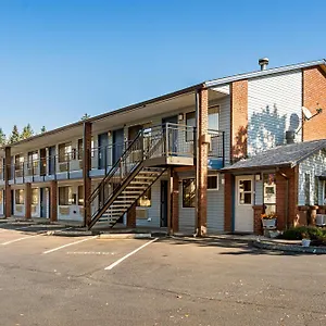 Super 8 By Wyndham East Hotel